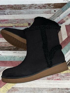 Vivaia Ladies Round-Toe Water-Repellant Boots Courtney Faux Fur Lining SZ 9